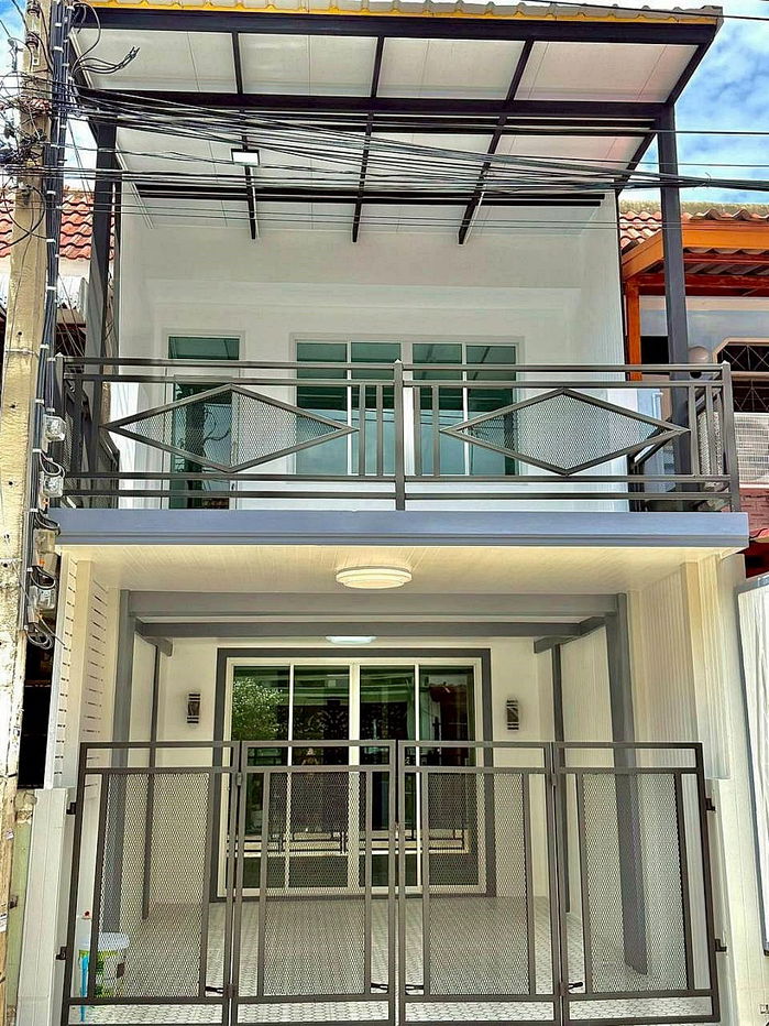 รูป บ้านสวย  ใจกลางเมืองนนทบุรี  3 ห้องนอน  มีระเบียงหน้าบ้าน  #หมู่บ้านเรวดี 3   ซอยเรวดี 57   ใกล้กระทรวงสาธารณะสุข - รูปที่ 1/14