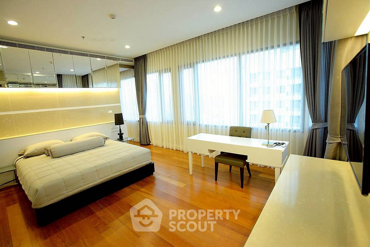 picture 3-BR Condo at Bright Sukhumvit 24 Condominium near BTS Phrom Phong (ID 2298615) - 5/15