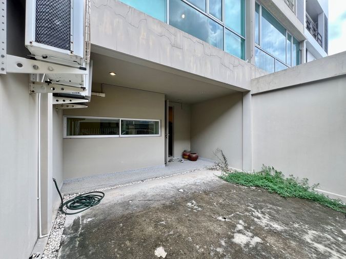 3-bed townhouse for sale, 186 sqm, 18.4 sq wah, NOBLE CUBE PATTANAKARN