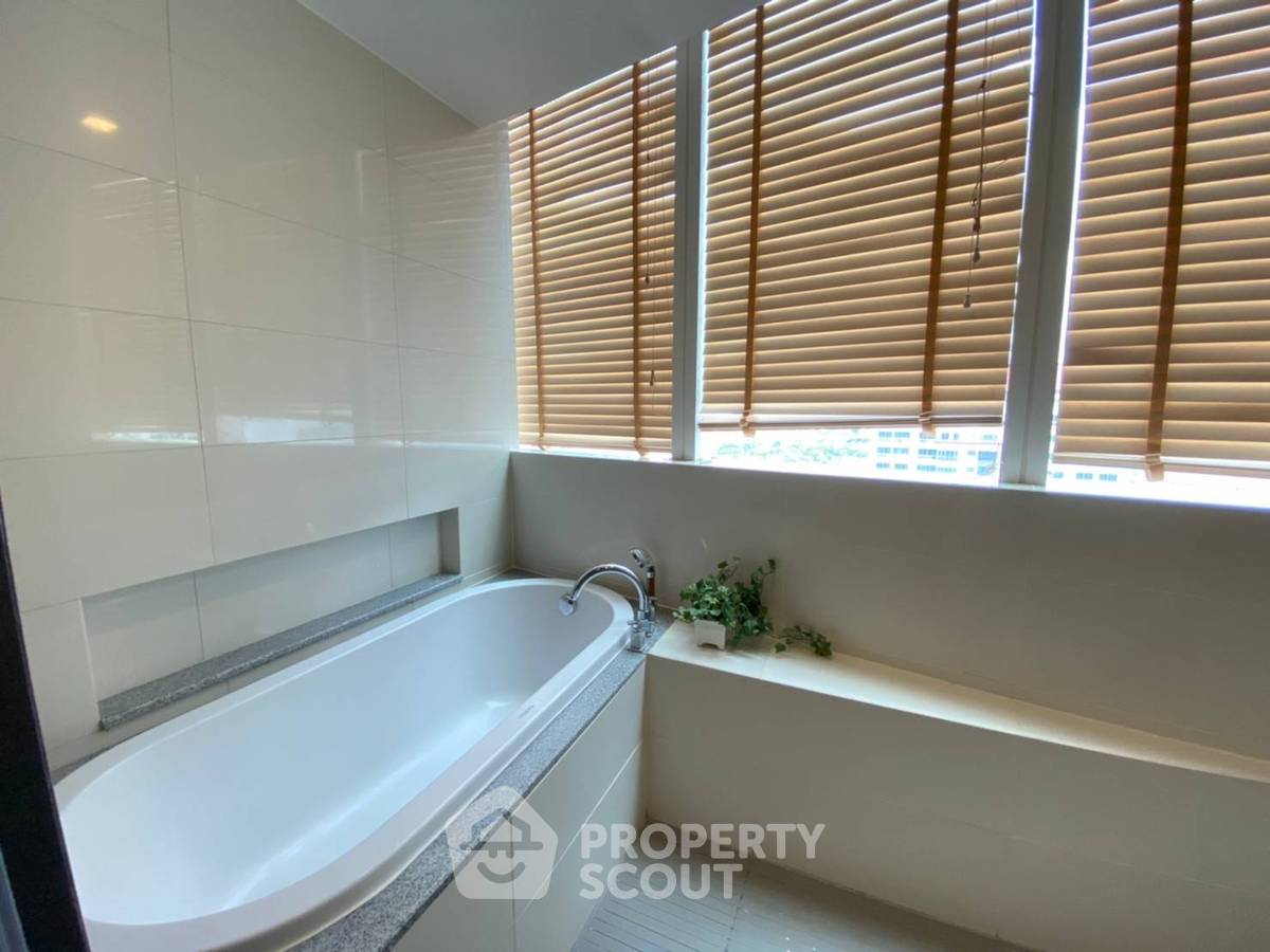 picture 2-BR Condo at Millennium Residence @ Sukhumvit Condominium near BTS Phrom Phong (ID 2298608) - 12/15