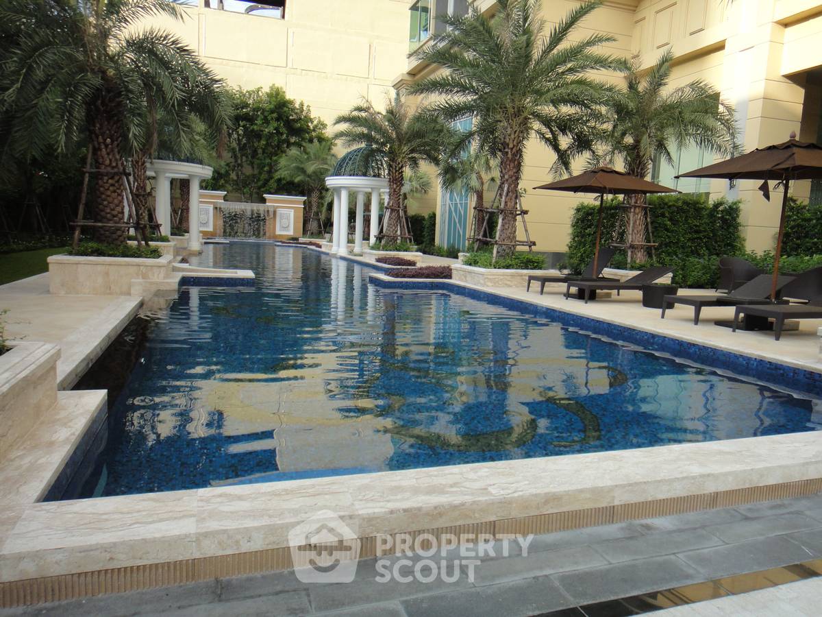 picture 2-BR Condo at Royce Private Residences near MRT Sukhumvit (ID 1001407) - 3/14