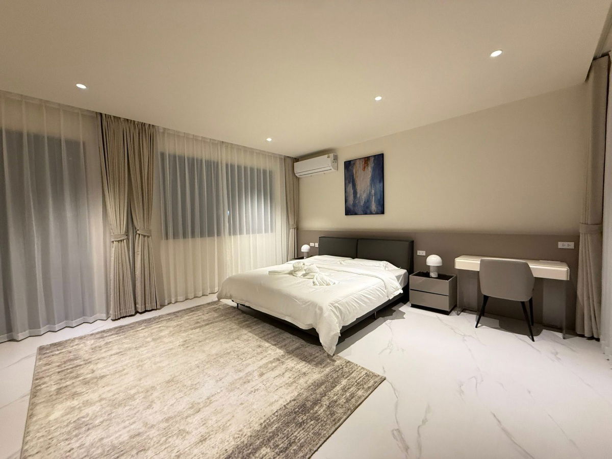 รูป Suksabai Pool Villa – บ้านพักพร้อมสระว่ายน้ำ สำหรับเช่า  บ้านขนาดใหญ่ รองรับการอยู่อาศัยหรือทำธุรกิจ  5 ห้องนอน 6 ห้องน้ำ - รูปที่ 5/20