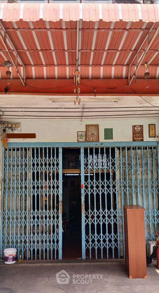 picture 3-BR Townhouse close to Sathu Pradit (ID 2226514) - 2/5