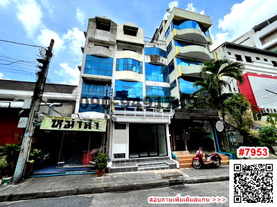 Shophouses for rent Reserves Training Center Territorial Defense Department : Commercial building for rent, 1 unit, newly renovated, near the University of the Thai Chamber of Commerce (UTCC)