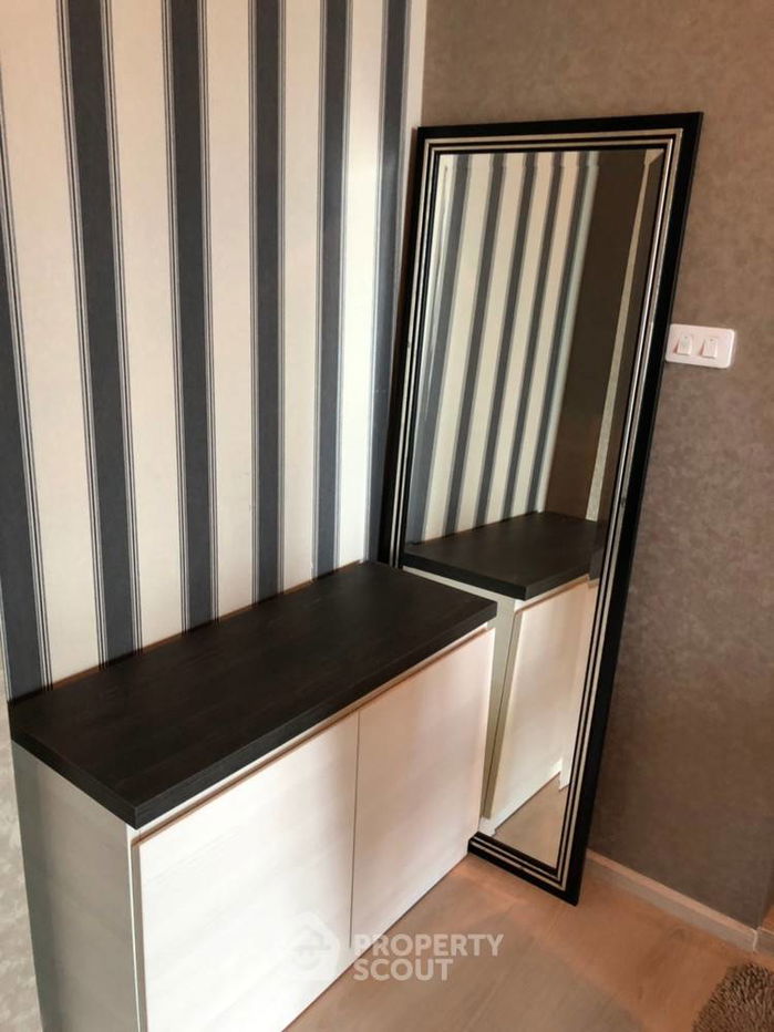 picture 2-BR Condo at Life Ratchadapisek near MRT Huai Khwang (ID 362833) - 1/11