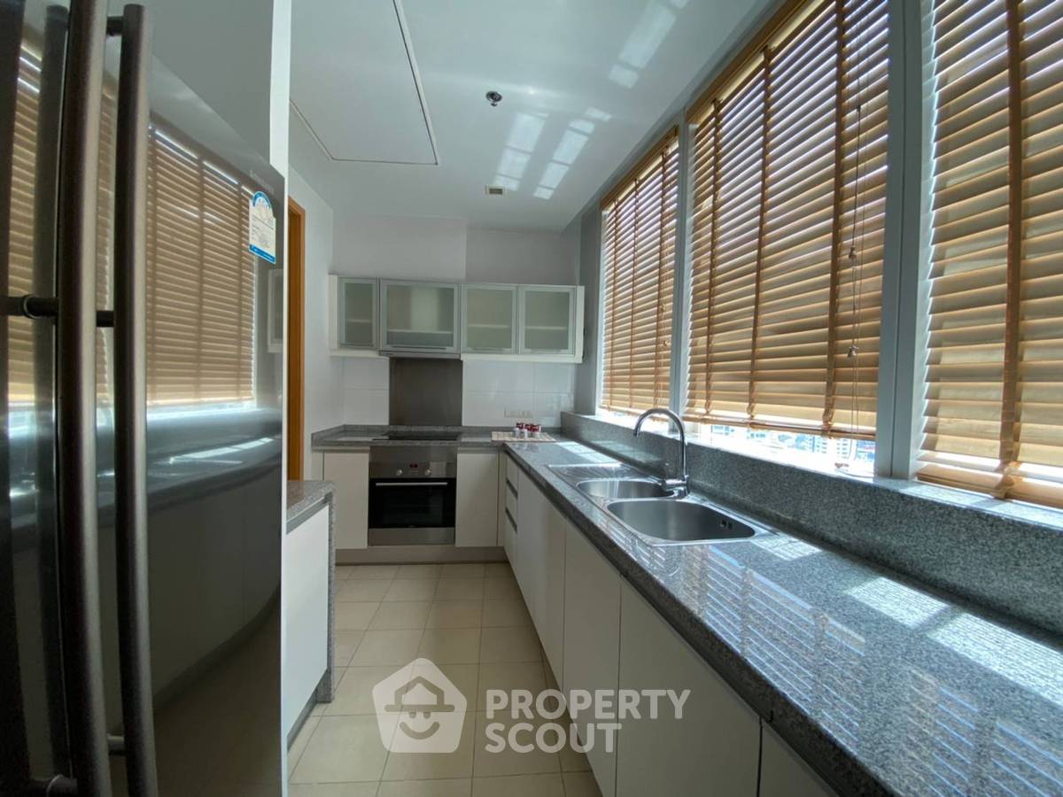 picture 2-BR Condo at Millennium Residence @ Sukhumvit Condominium near BTS Phrom Phong (ID 2298608) - 15/15