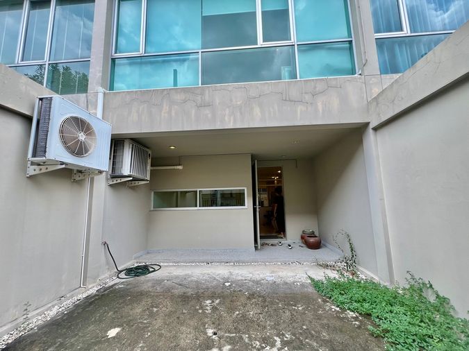 3-bed townhouse for sale, 186 sqm, 18.4 sq wah, NOBLE CUBE PATTANAKARN