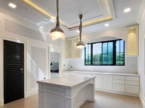 ⭐#MT2305_277⭐ 𝗙𝗼𝗿 𝗥𝗲𝗻𝘁 3️⃣️⃣0️⃣k.🔥🔥 #Ready to move in‼️ 💒Luxury single house 𝐓𝐡𝐞 𝐏𝐚𝐥𝐚𝐳𝐳𝐨 Srinakarin💒