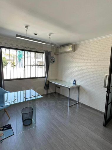 ขายบ้านเดี่ยว 3 ห้องนอน 150 ตร.ว. เดอะ แลนด์มาร์ค เอกมัย รามอินทรา