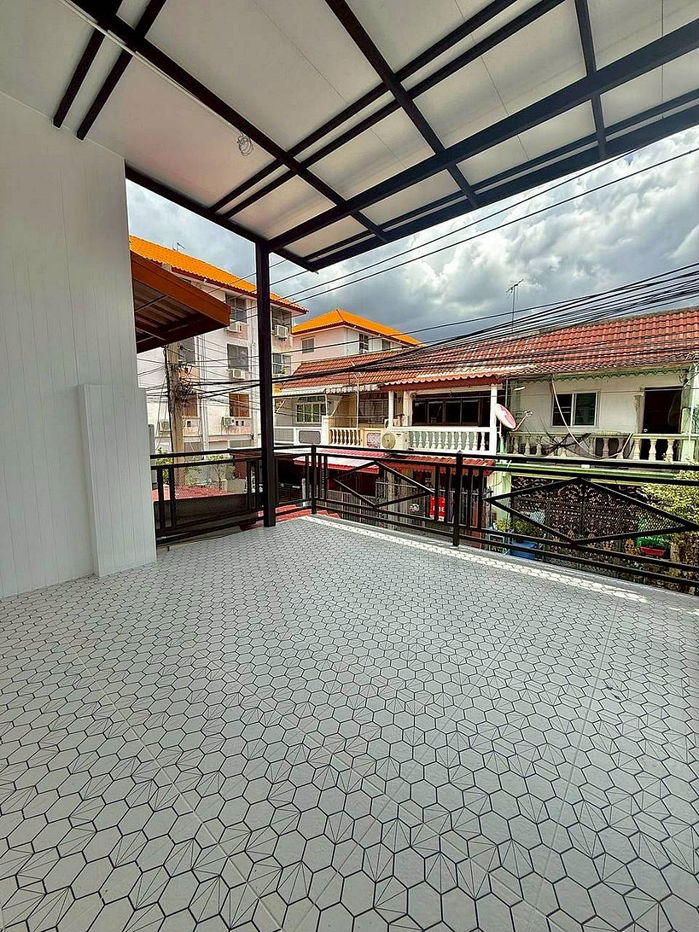 รูป บ้านสวย  ใจกลางเมืองนนทบุรี  3 ห้องนอน  มีระเบียงหน้าบ้าน  #หมู่บ้านเรวดี 3   ซอยเรวดี 57   ใกล้กระทรวงสาธารณะสุข - รูปที่ 8/14
