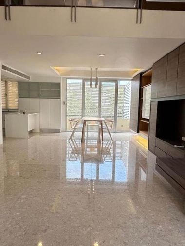 3-bed townhouse for sale, 390 sq wah, The Lofts Sathorn