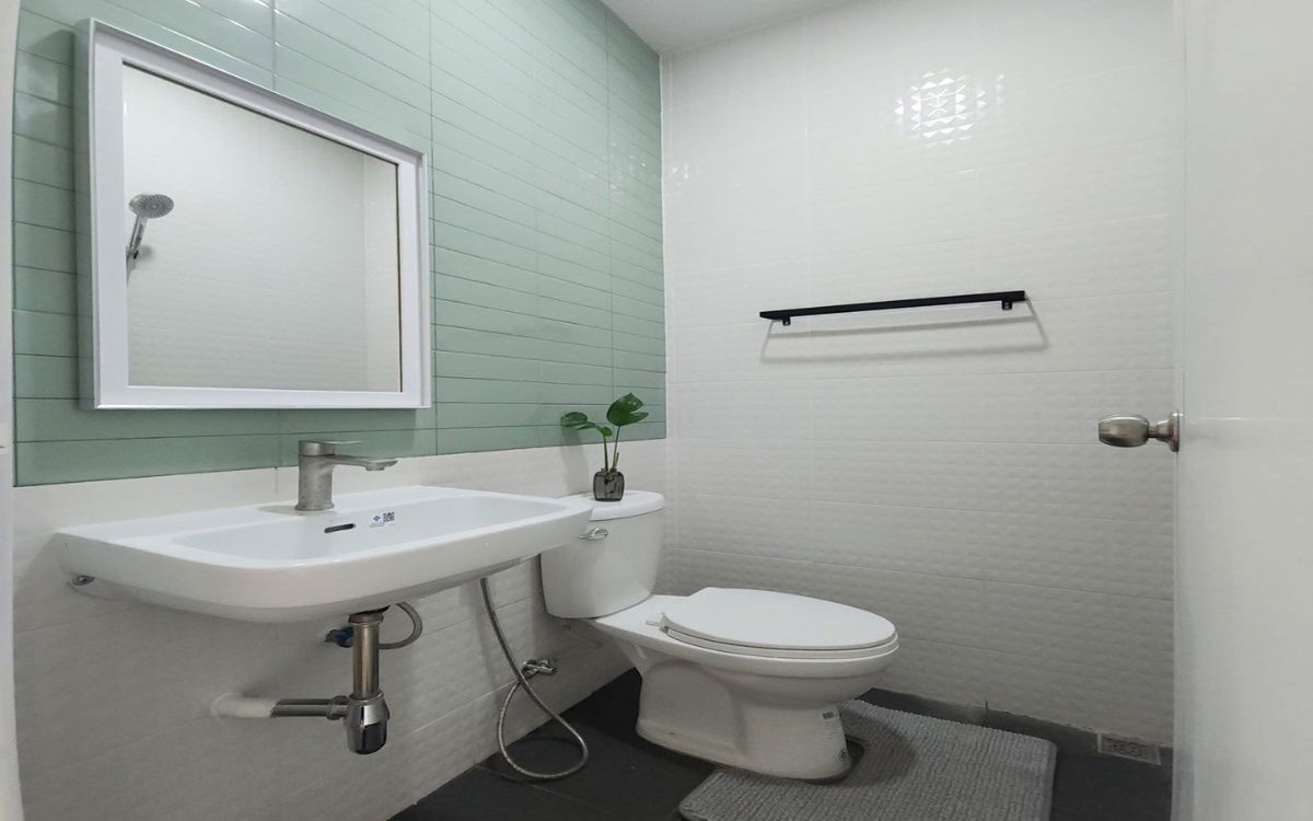 picture Townhouse for sale, newly renovated, Porromyen Village, LamlukKa - Khukhot - 11/13