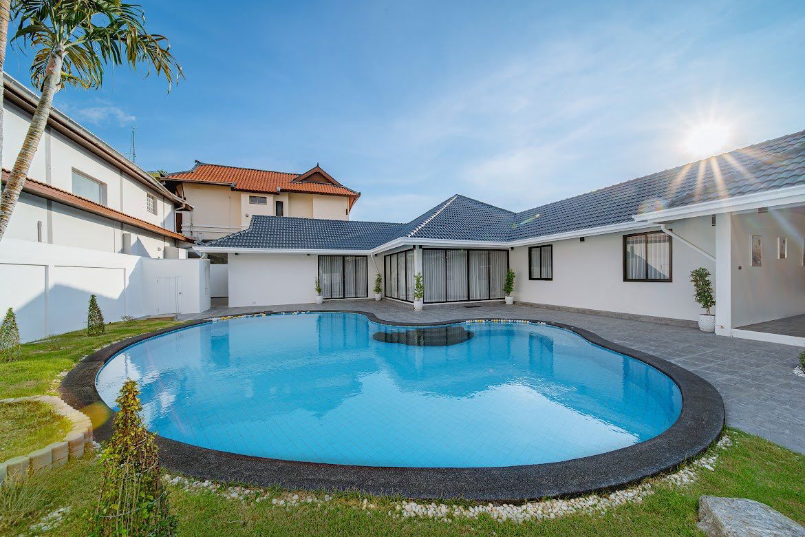 รูป Luxury Pool Villa 3 ห้องนอน 4 ห้องน้ำ พร้อมสระว่ายน้ำส่วนตัว ขนาดที่ดิน 149 ตารางวา - รูปที่ 3/6