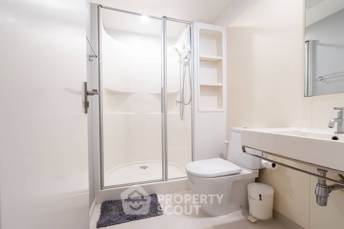 picture 2-BR Condo at The Room Ratchada-Ladprao near MRT Ratchadaphisek (ID 1534277) - 16/16