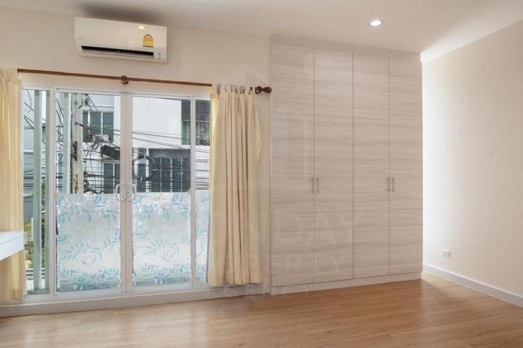 3-bed townhouse for sale, 155 sq wah, Patio Rama 2