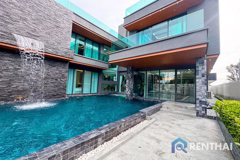 Experience elegance, comfort, and ultimate privacy in a luxury villa in  Pattaya