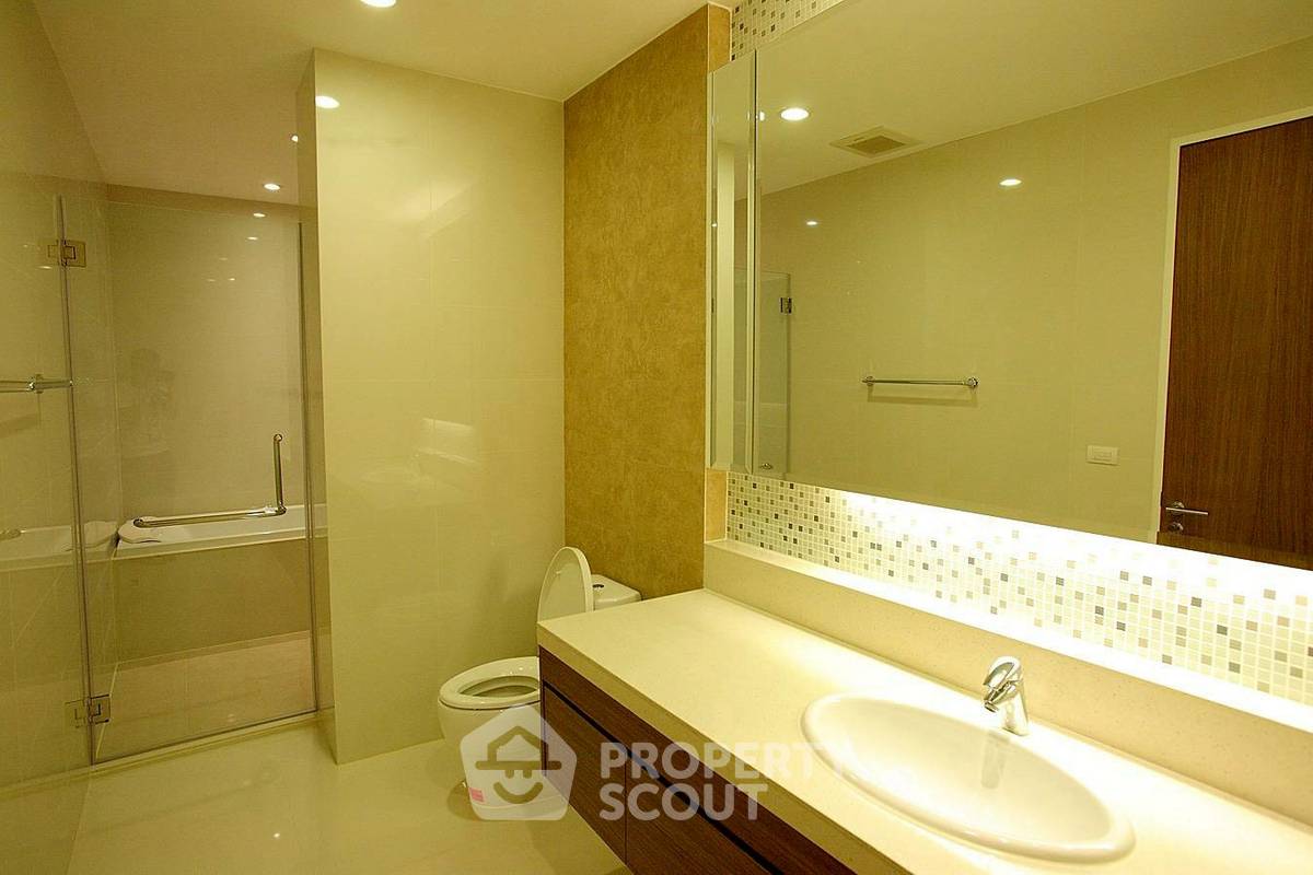 picture 3-BR Condo at Bright Sukhumvit 24 Condominium near BTS Phrom Phong (ID 2298615) - 8/15