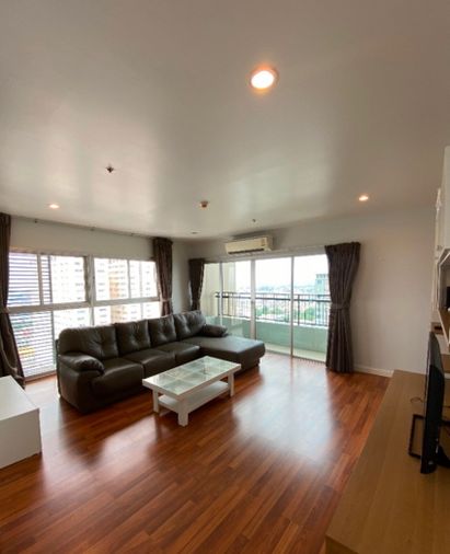 For rent: Thana Arcadia, large room, beautiful, ready to move in, near MRT Bang Yi Khan. Interested, add Line @841qqlnr