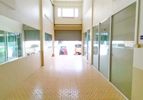 picture Khlong Luang-Chiang Rak Road. Aiyara Plaza Fresh Market 2.2km. Commercial building for rent 4.5-stoe - 3/8