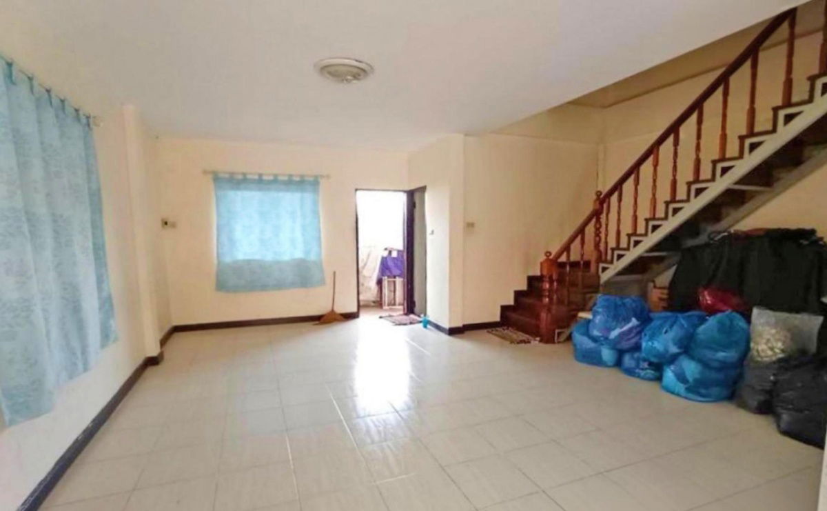 picture Semi-detached house for sale near Don Mueang Airport, only 10 minutes away. - 7/10