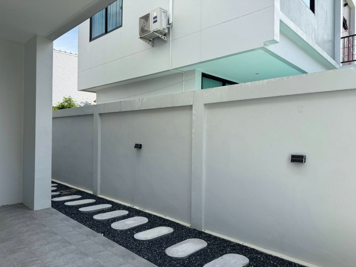 picture  Hivery Pool Villa – 2-Storey House for Rent (Residential Use)  3 Bedrooms, 3 Bathrooms - 10/18