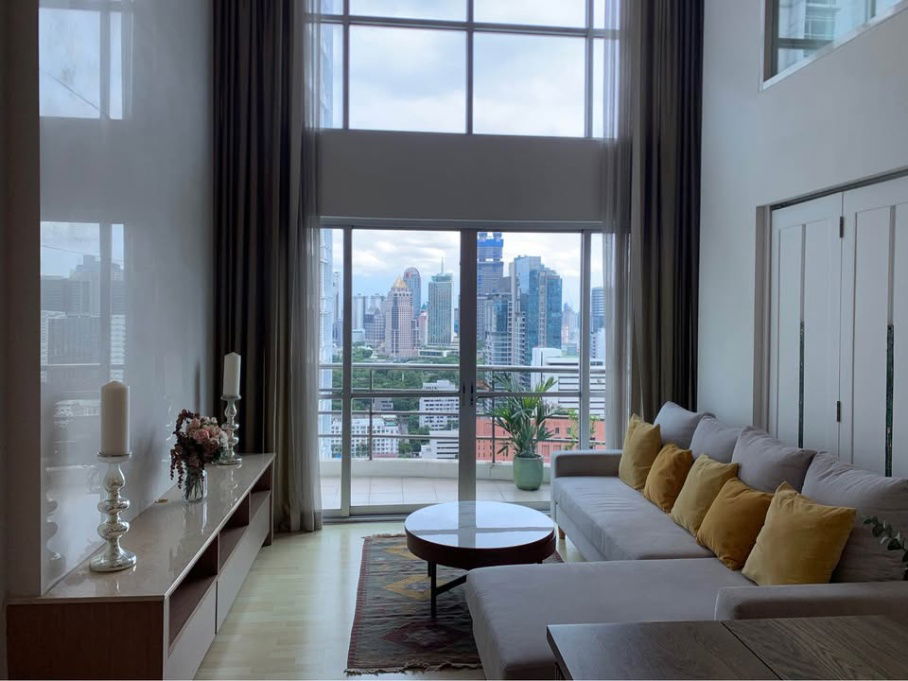 รูป The Rajdamri Condo duplex unit for rent 2 bedroom 2 baths, 27th Floor  - รูปที่ 3/34
