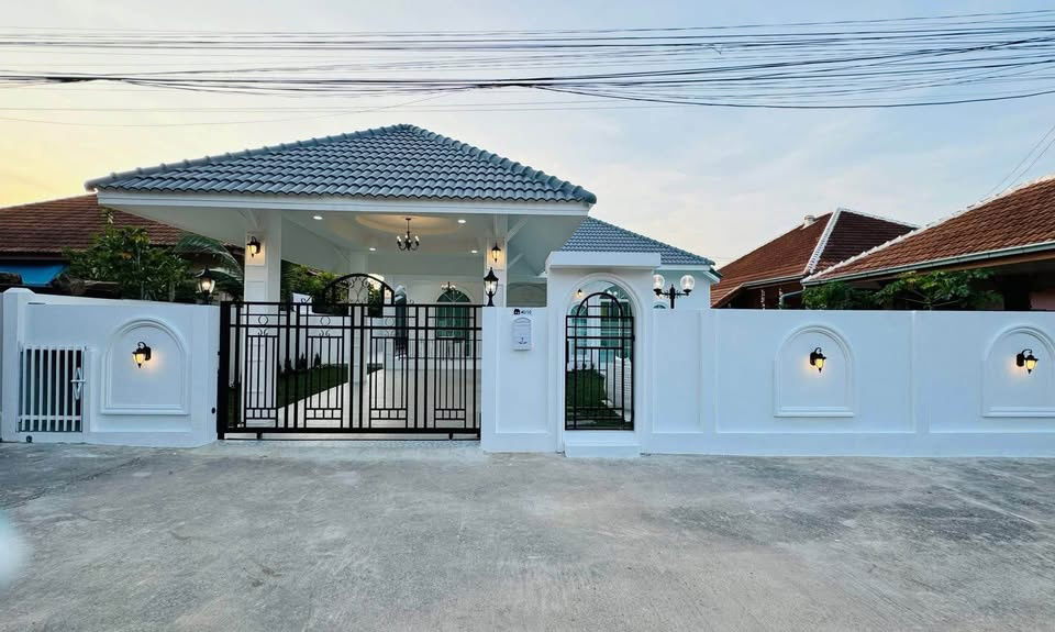 picture Private Pool Villa – Soi Noen Plub Wan  Usable Area: 103 sq. wah Rental Price: 60,000 THB / month - 8/15