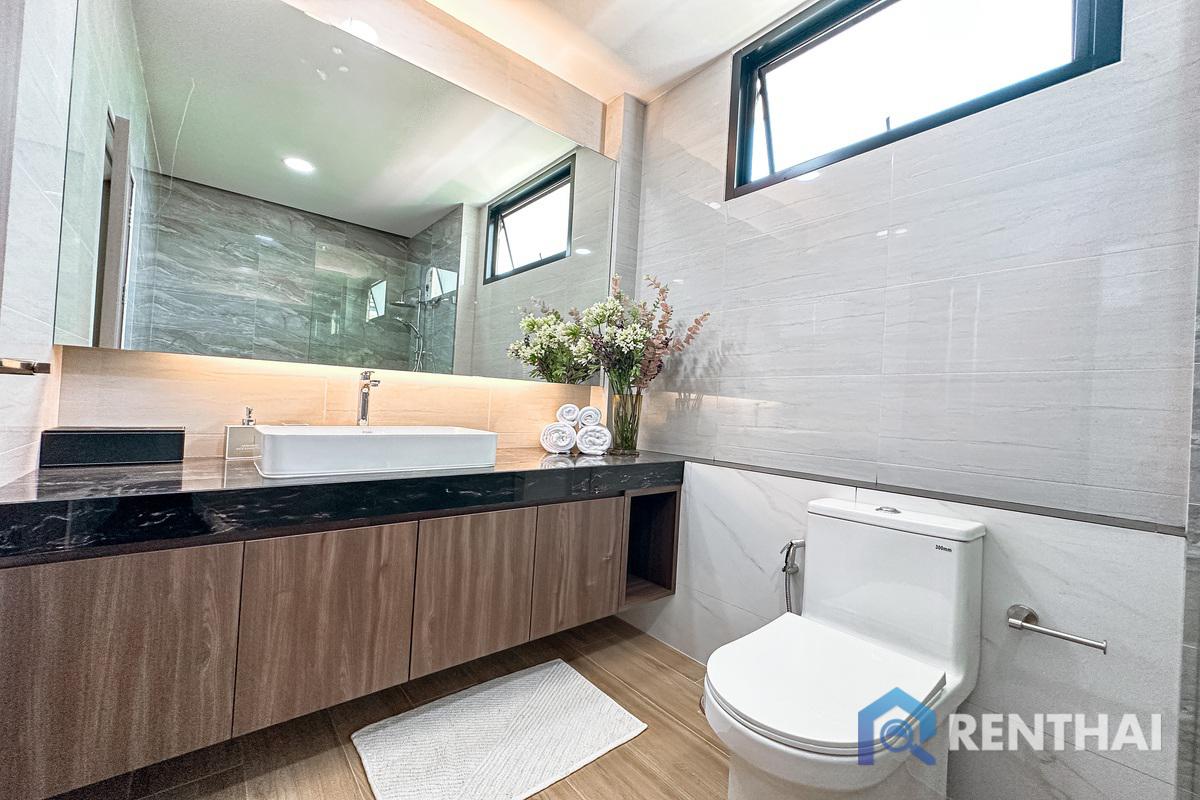 picture Luxury Living in Pattaya and Brand new house, fully furnished. - 11/25