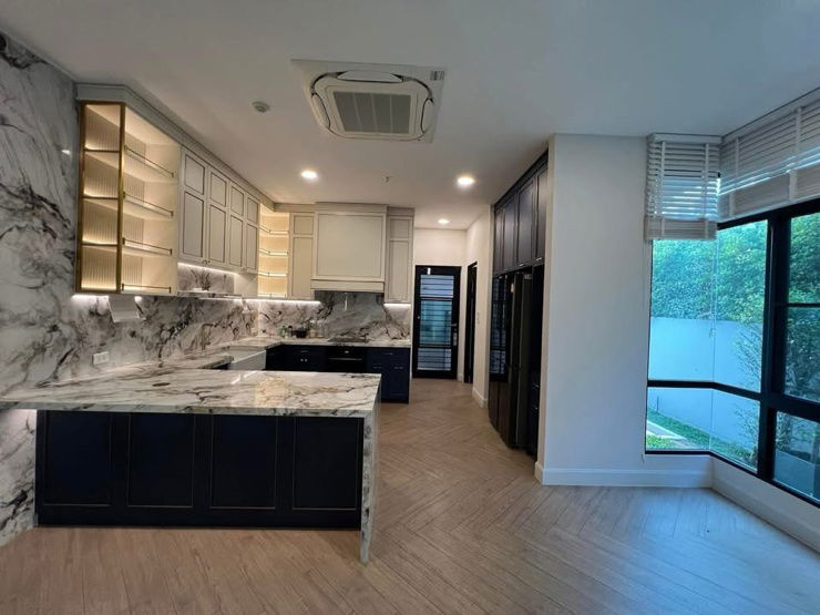 picture For rent✨ Nantawan New Krungthep Kreetha 🔥 Line ID : @034etfin 📲 5 bedrooms 7 bathrooms ✨ - 9/23