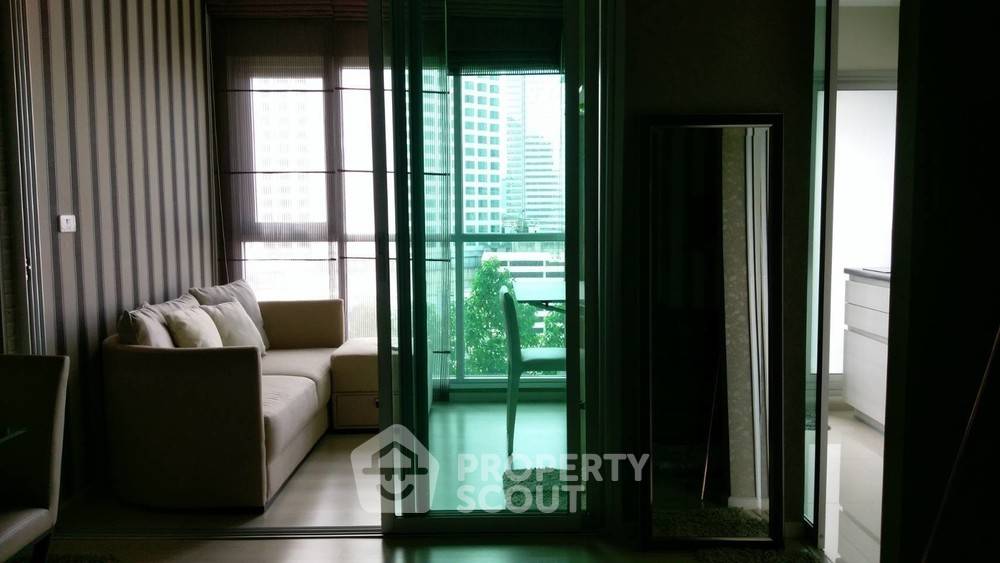 picture 2-BR Condo at Life Ratchadapisek near MRT Huai Khwang (ID 362833) - 6/11