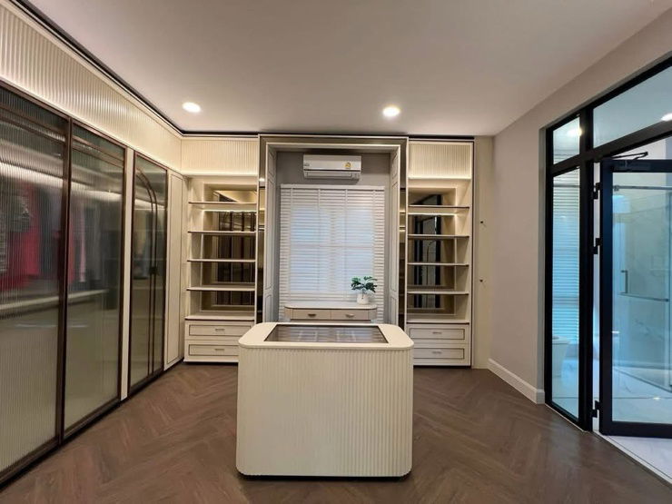 picture For rent✨ Nantawan New Krungthep Kreetha 🔥 Line ID : @034etfin 📲 5 bedrooms 7 bathrooms ✨ - 12/23