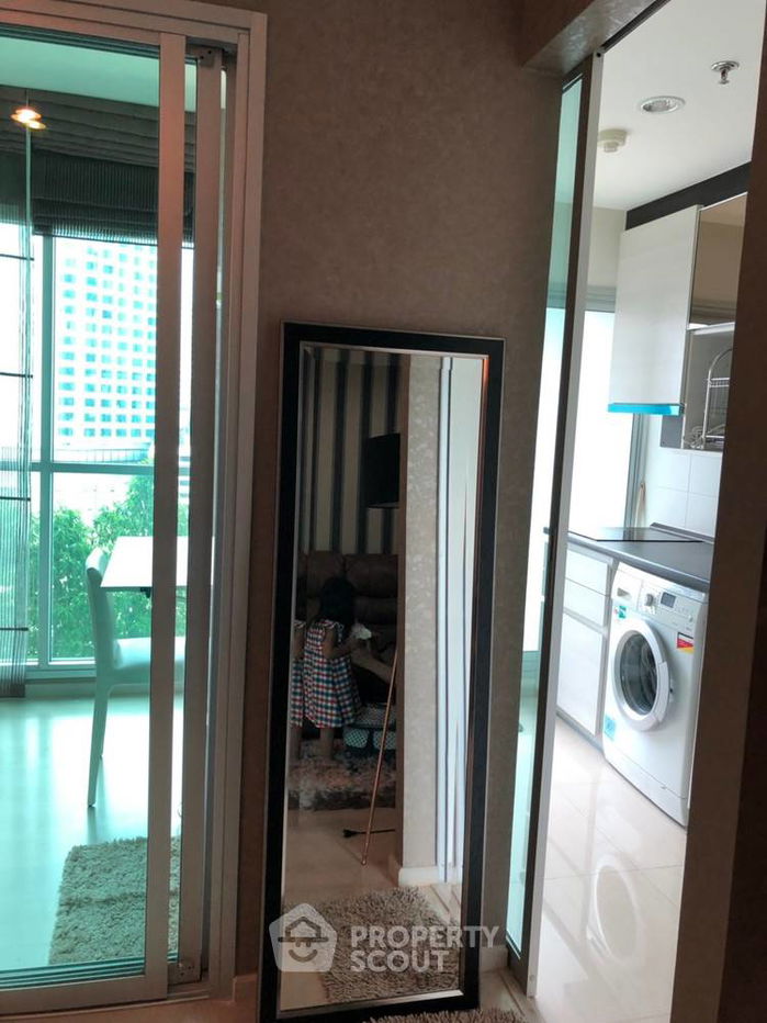 picture 2-BR Condo at Life Ratchadapisek near MRT Huai Khwang (ID 362833) - 2/11