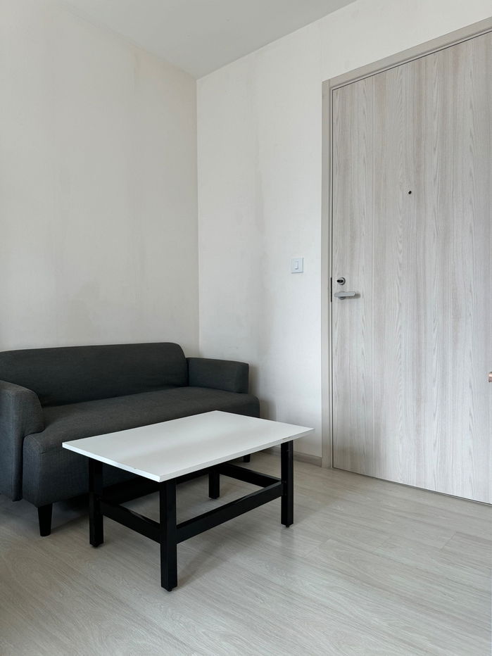 picture Studio type!!! Ready to move in fully furnished!! - 3/8