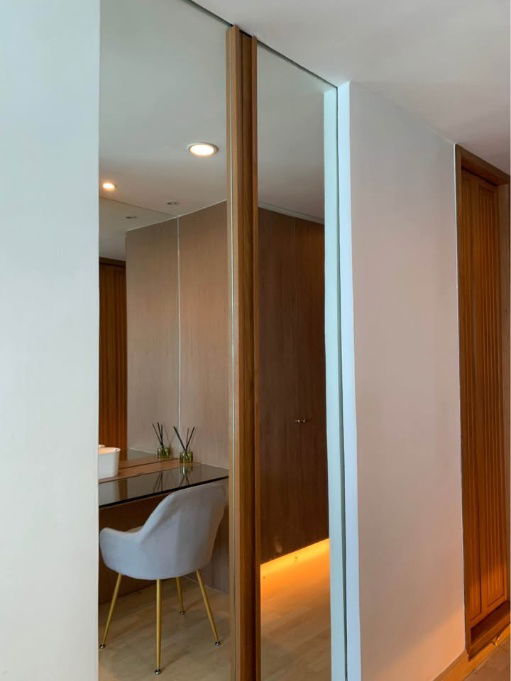 รูป The Rajdamri Condo duplex unit for rent 2 bedroom 2 baths, 27th Floor  - รูปที่ 11/34
