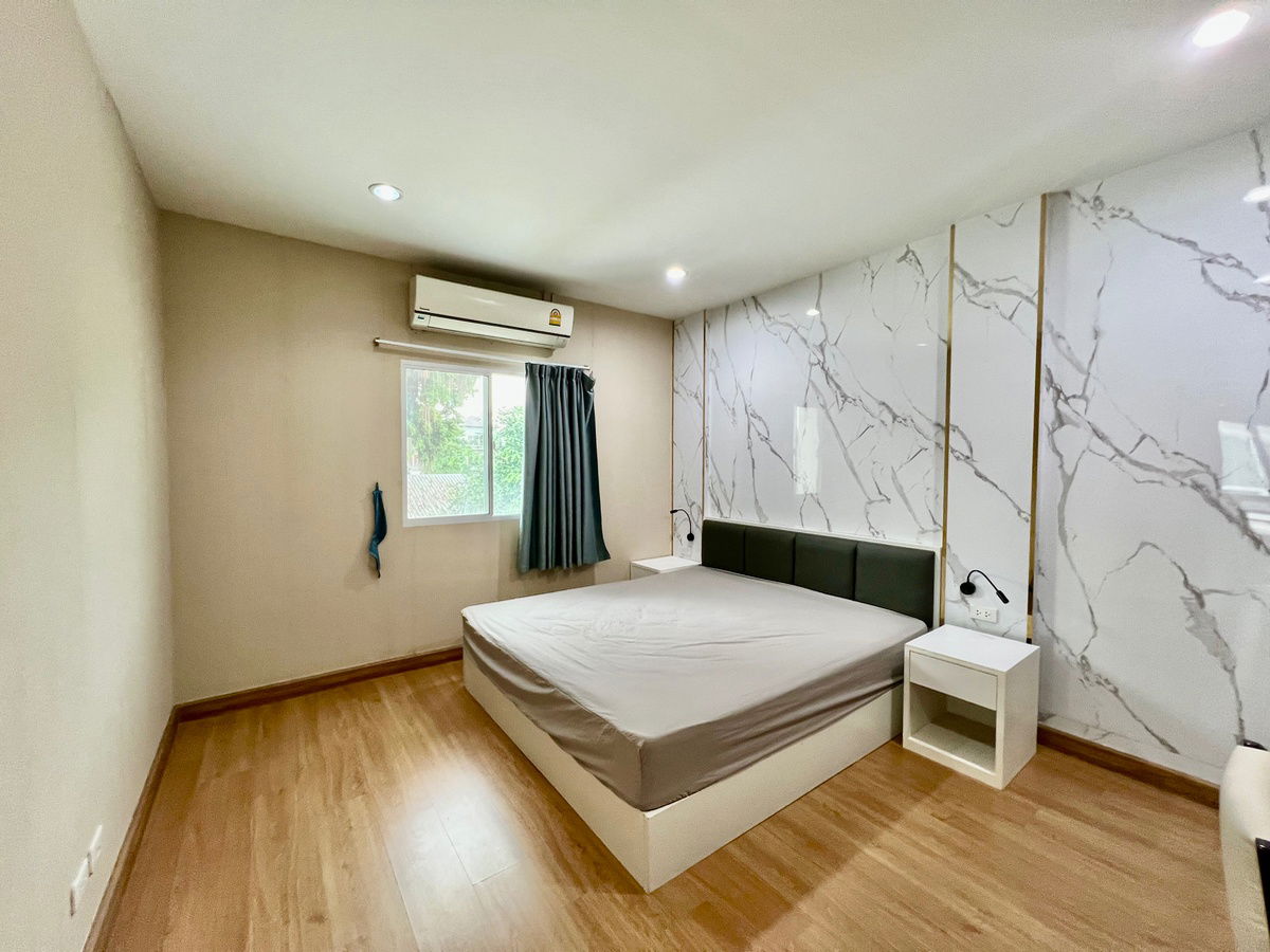 picture For Rent – Newly Renovated 2-Storey Detached House in Passorn Prestige Luxe, Pattanakarn 44 (Accessible from On Nut 39, Srinakarin - 10/23