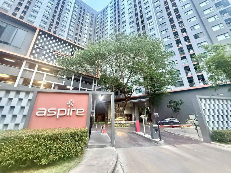 picture Aspire Sathorn–Taksin (Copper Zone) — Affordable studio with a private balcony, just 400 meters from BTS Wutthakat (Exit 1 & 2). - 7/12