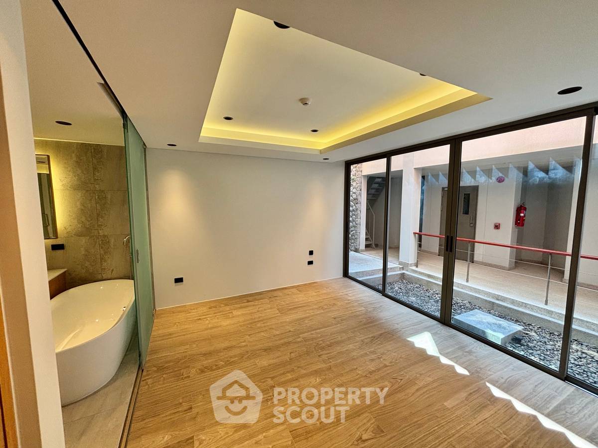 picture Blue Point Condos - 3-bed duplex and private pool with sea view by Patong Beach (ID 985749) - 13/27