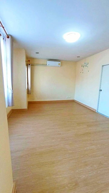 รูป รร.เลิศหล้านานาชาติ 600 ม.เพชรเกษม77 โฮมโปร เพชรเกษม 1.2 กม. หนองแขม ให้เช่าบ้านทาวน์เฮาส์ 2 ชั้น หลังใหญ่ 20ตร.วา.160ตร.ม. 3 นอน - รูปที่ 4/8