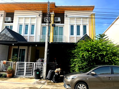 Townhouses for sale Bangkok : Golden Town Chalermprakiat - Suan Luang