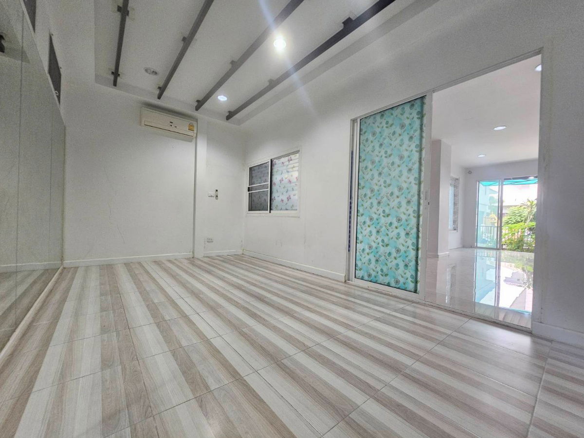 รูป ขายบ้านแฝด หมู่บ้านกรูฟวิลล์ บางนา 4 ห้องนอน 2 ห้องน้ำ ใกล้เมกาบางนา เข้าออกได้หลายทาง - รูปที่ 6/10