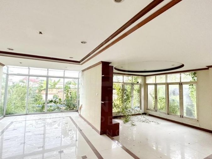 4-bed house for sale, 350 sqm, Baan Thana Thong Eligan Home