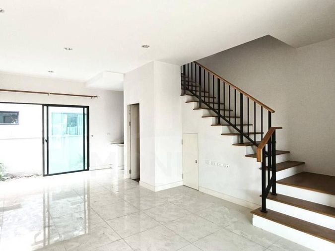 3-bed townhouse for sale, 152 sq wah, Baan Klang Muang Rama 9 - Krungthep Kreetha