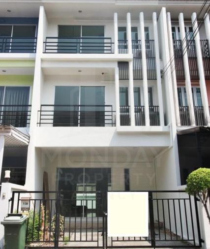 3-bed townhouse for sale, 200 sq wah, Vista Park Rama 2
