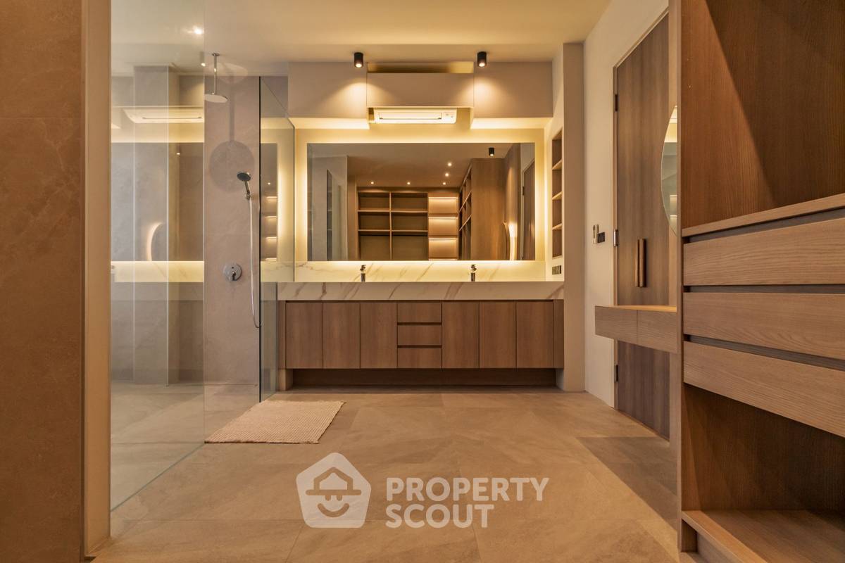 picture 4-BR House near BTS Phra Khanong (ID 2176464) - 26/31