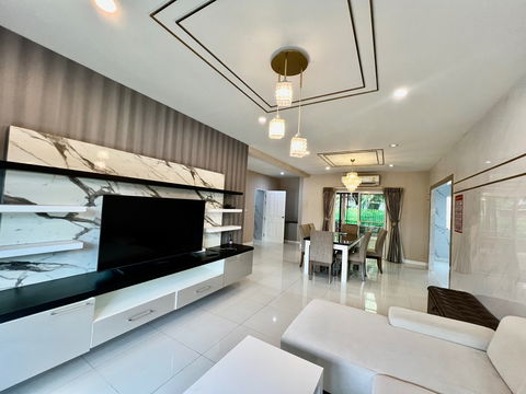 ให้เช่า บ้านเดี่ยว 2 ชั้น รีโนเวทใหม่ พร้อมอยู่ – หมู่บ้านภัสสร เพรจทิส ลุกซ์ พัฒนาการ 44