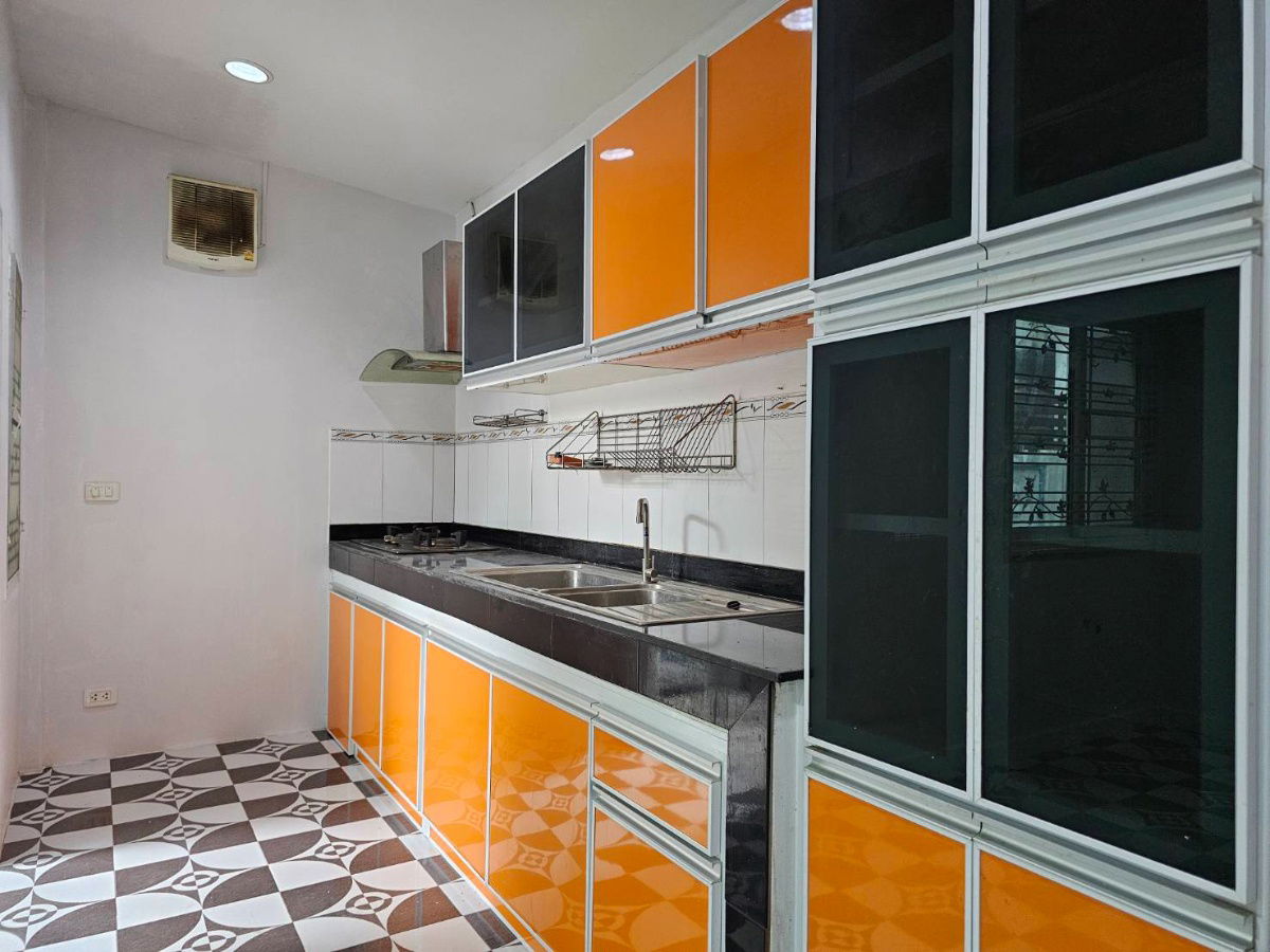 รูป ขายบ้านแฝด หมู่บ้านกรูฟวิลล์ บางนา 4 ห้องนอน 2 ห้องน้ำ ใกล้เมกาบางนา เข้าออกได้หลายทาง - รูปที่ 8/10