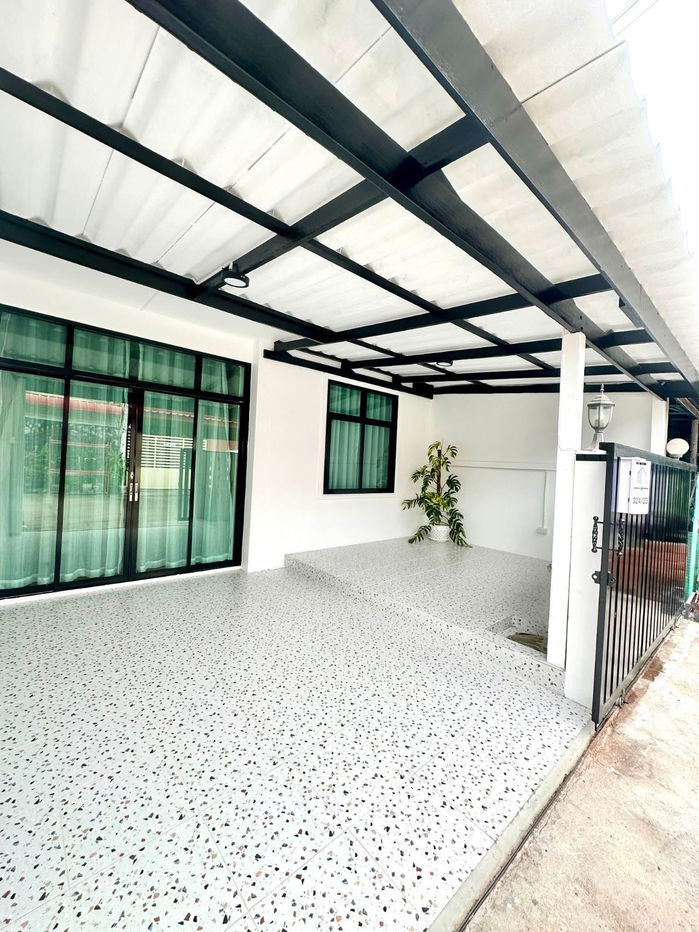 รูป บ้านทาวน์เฮาส์พัทยาทำเลดีพัทยาใต้ ใกล้สุขุมวิท ยังไม่ข้ามทางรถไฟ 2ห้องนอน 1ห้องน้ำ - รูปที่ 1/18