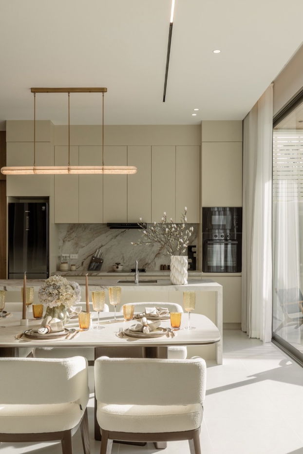 picture 𝐂𝐇𝐀𝐑𝐈𝐍 Luxury villas with private pools, experience a new definition of living in the heart of the city. - 10/15