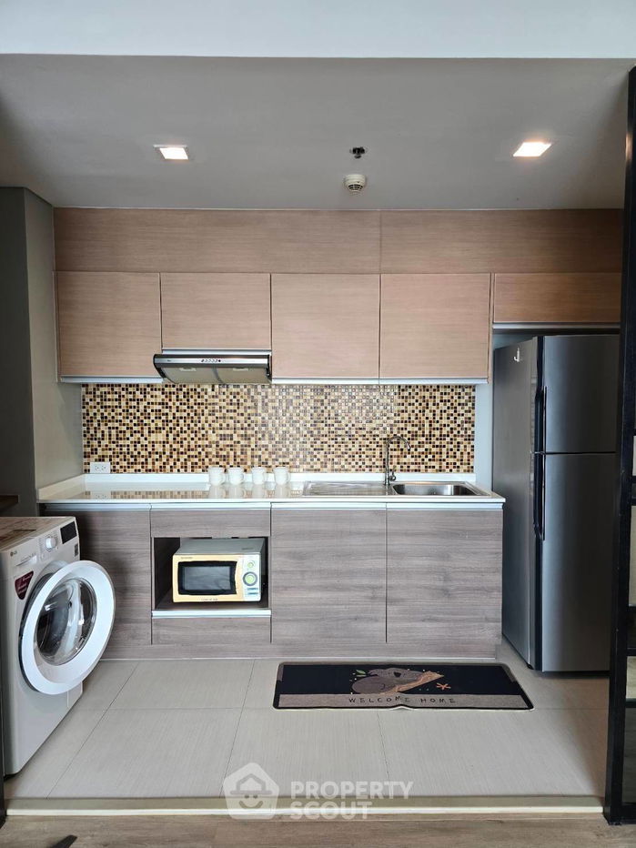 picture 2-BR Condo at Le Luk Condominium near BTS Phra Khanong (ID 2093783) - 3/10