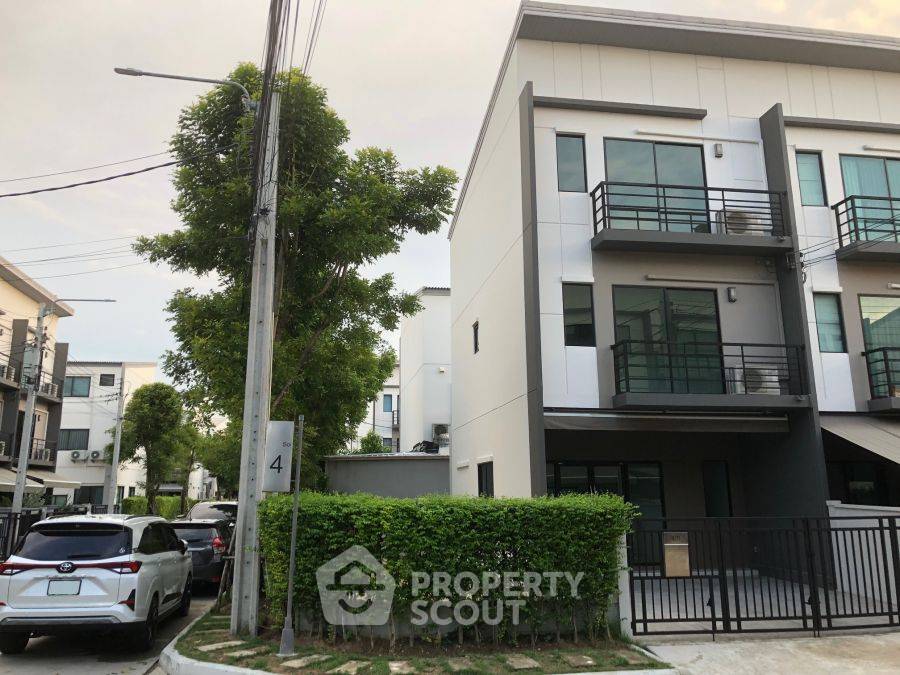 picture 4-BR House at Baan Klang Muang Ramintra - Watcharapol in Khlong Thanon (ID 2150445) - 10/10